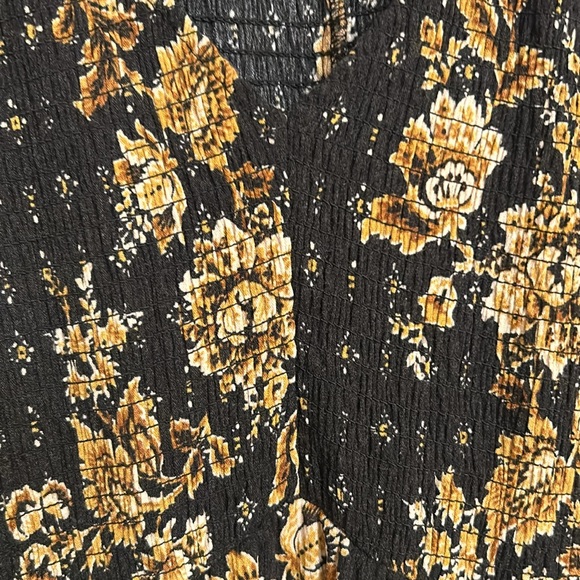 torrid Black Gold Pattern Dress Smocking Gauze Midi Rayon Polyester Size 14-16 - Picture 3 of 9